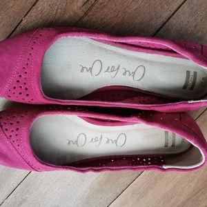Toms suede flats 8 worn once